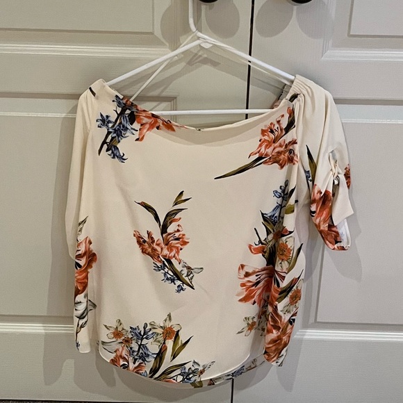 Babaton Off Shoulder Cream Floral Blouse - Picture 4 of 5